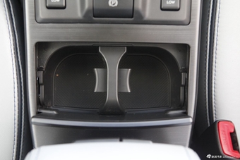 斯巴鲁新力狮内饰实拍图