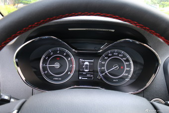 2015款 宝骏560 1.8L手动豪华型