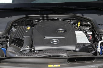 2016款奔驰E级2.0T自动E300L运动豪华型
