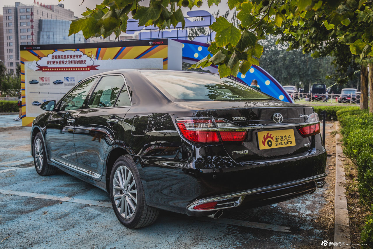 丰田凯美瑞全球家族亮相老爷车展