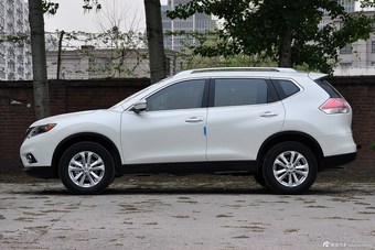 2014款奇骏2.5L XL ITS+NAVI 自动四驱尊享版