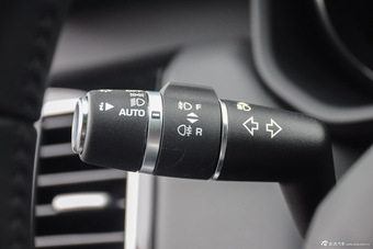 2016款揽胜运动版3.0自动SDV6 HSE