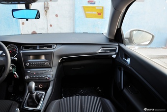 2014款标致408 1.8L手动领先版