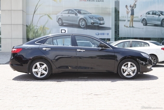 2014款奔腾B70 2.0L手动豪华型