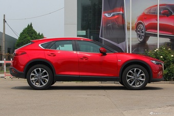 2016款马自达CX-4 2.5L自动四驱蓝天无畏版