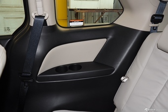 2015款马自达8 2.5L自动领航版
