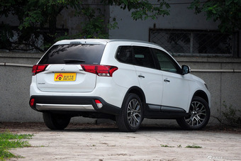 2016款欧蓝德2.4L四驱精英版 5座