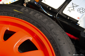 2015款捷豹XJL 2.0T两驱典雅商务版