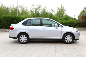 2014款启辰D50精彩版