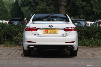 2016款奔腾B70 1.8T自动运动尊贵型