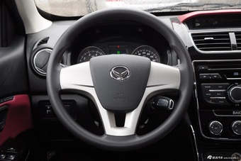 2015款幻速H2 1.5L自动舒适型