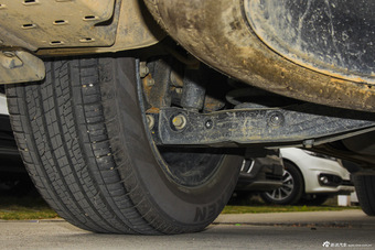 2015款索兰托L 2.4L自动汽油四驱精英版 7座 国5