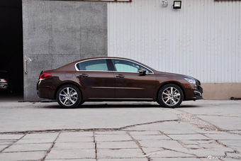 2015款东风标致508自动旗舰版