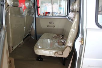 2012款小康K17座椅空间