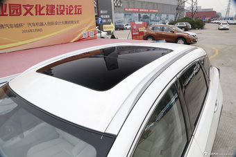 2015款楼兰 2.5L自动S/C HEV XV四驱混动旗舰版