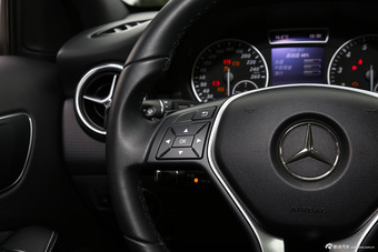 2016款奔驰A级 A180 1.6T自动