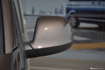 2016款凯路威2.0T自动四驱舒适版9座