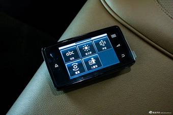 2014款辉腾3.0L自动商务型到店实拍