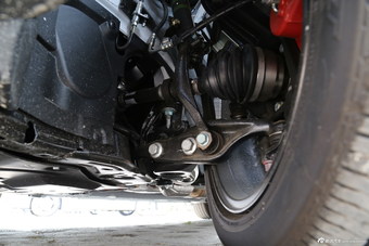 2016款奔腾B70 1.8T自动运动尊贵型