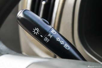 2015款雄师F16 2.0T手动柴油两驱基本型