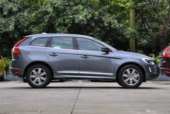 2016款沃尔沃XC60 2.0T自动 T5 AWD智远版