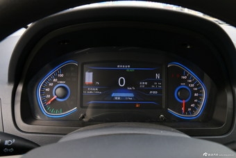 2015款北汽新能源EV200轻秀版