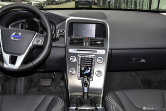 2016款沃尔沃XC60 2.0T自动 T5 AWD智远版