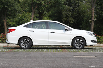 2016款凌派1.8L自动旗舰版