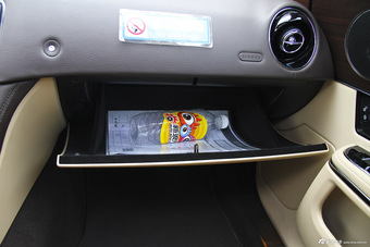 2015款捷豹XJL 2.0T两驱典雅商务版