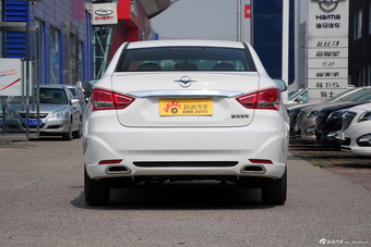 2015款海马福美来1.6L手动风尚型