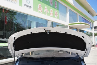 2016款宝骏730 1.5T手动豪华型 7座