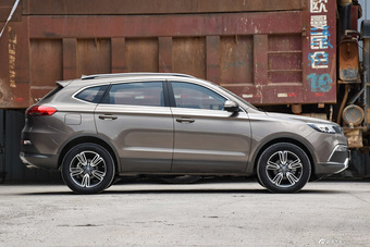 2016款猎豹CS10 2.0T自动豪华型