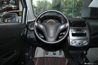 2013款赛欧三厢1.4L手动理想幸福版