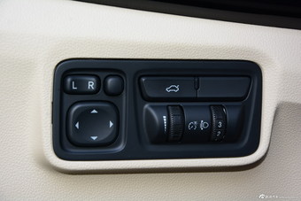 2015款艾瑞泽M7 1.8L手动宽适版