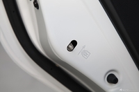 2014款宝骏610 CROSS 1.5L自动豪华型