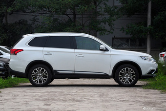 2016款欧蓝德2.4L四驱精英版 5座