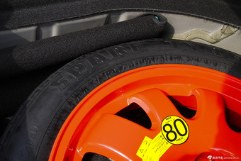 2015款捷豹XJL 2.0T两驱典雅商务版