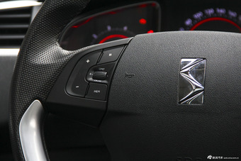2014款DS 6 1.6T尊享版THP160