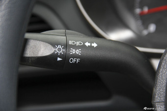 2015款海马M3 1.5L手动精英天窗版