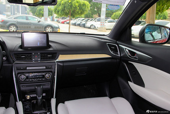 2016款马自达CX-4 2.5L自动四驱蓝天无畏版