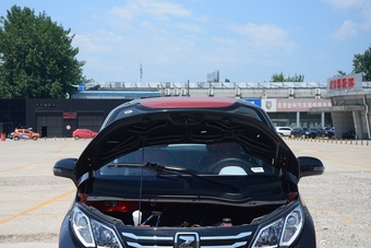 2016款众泰E200科技版