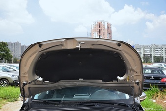 2016款标致2008 1.2T 自动时尚版