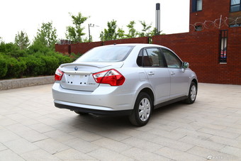 2014款启辰D50精彩版