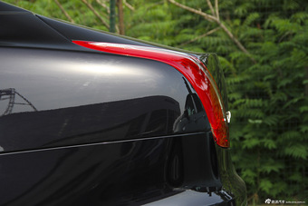 2015款捷豹XJL 2.0T两驱典雅商务版