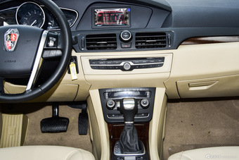2014款荣威550S 1.8L自动智选版