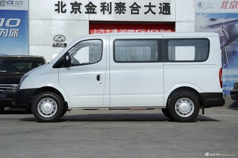 2016款上汽大通V80 2.5T手动傲运通短轴中顶6座 国V