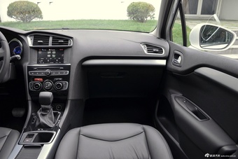 2016款雪铁龙C4L 1.6T自动旗舰型