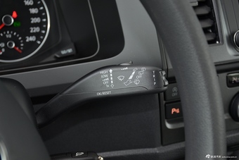 2016款凯路威2.0T自动四驱舒适版9座