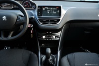 2014款标致2008 1.6L手动时尚版