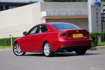 2015款雷克萨斯IS 200t豪华版